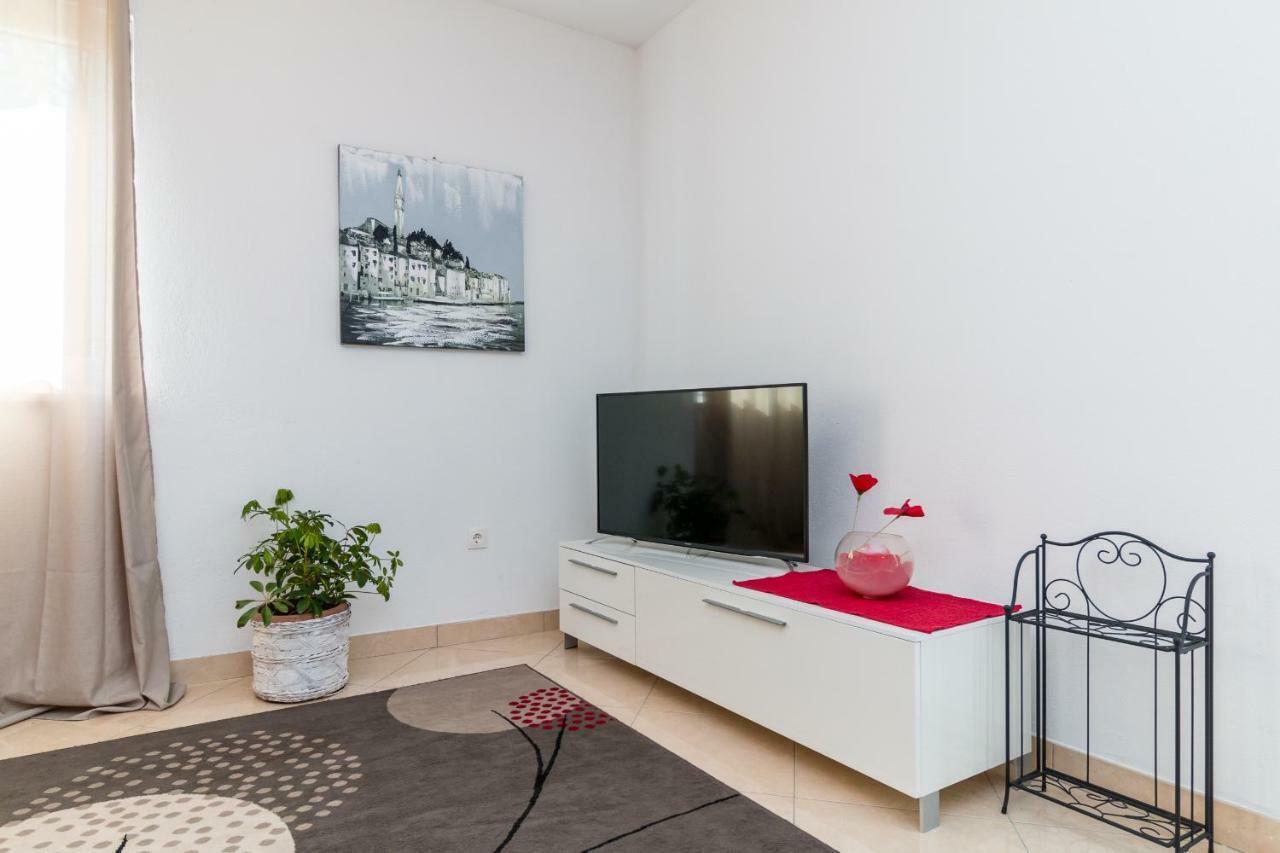 Apartment Jurasin Каштела Екстер'єр фото
