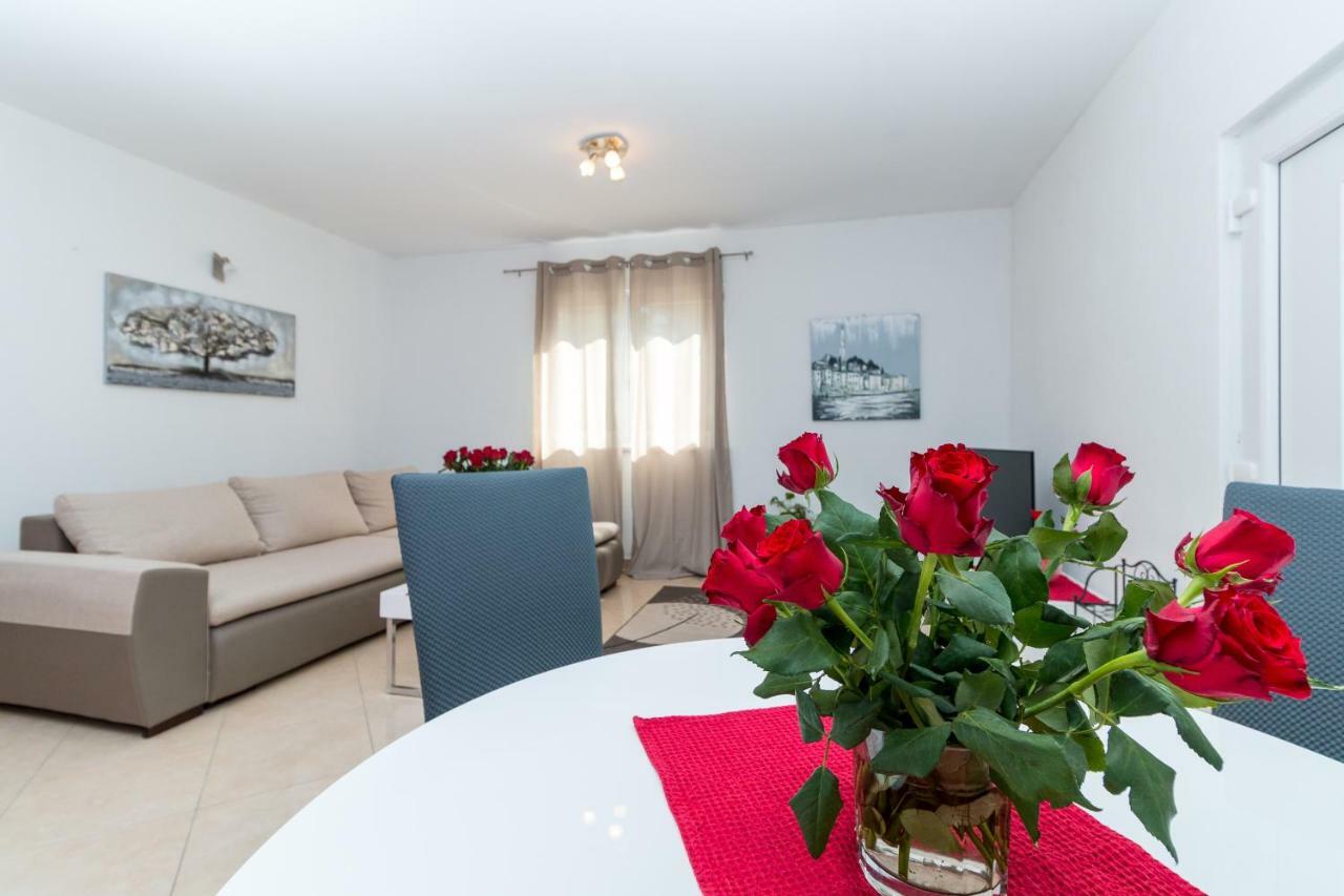 Apartment Jurasin Каштела Екстер'єр фото