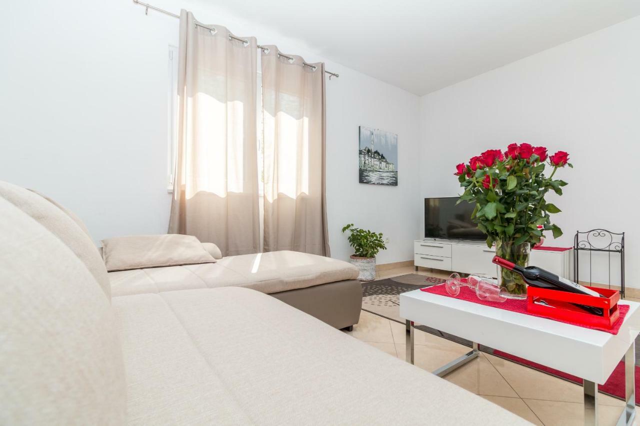 Apartment Jurasin Каштела Екстер'єр фото